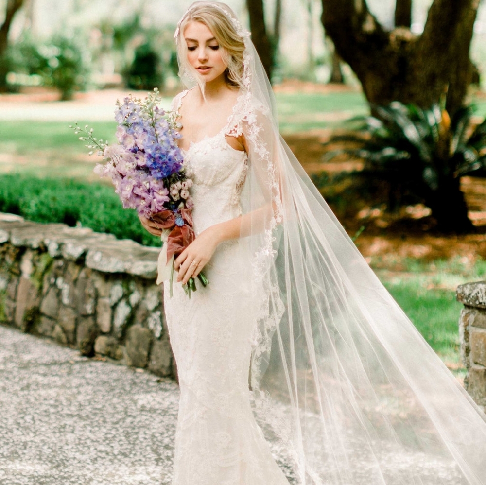 Claire PETTIBONE Elegant White Lace Wedding Dress- Chantilly